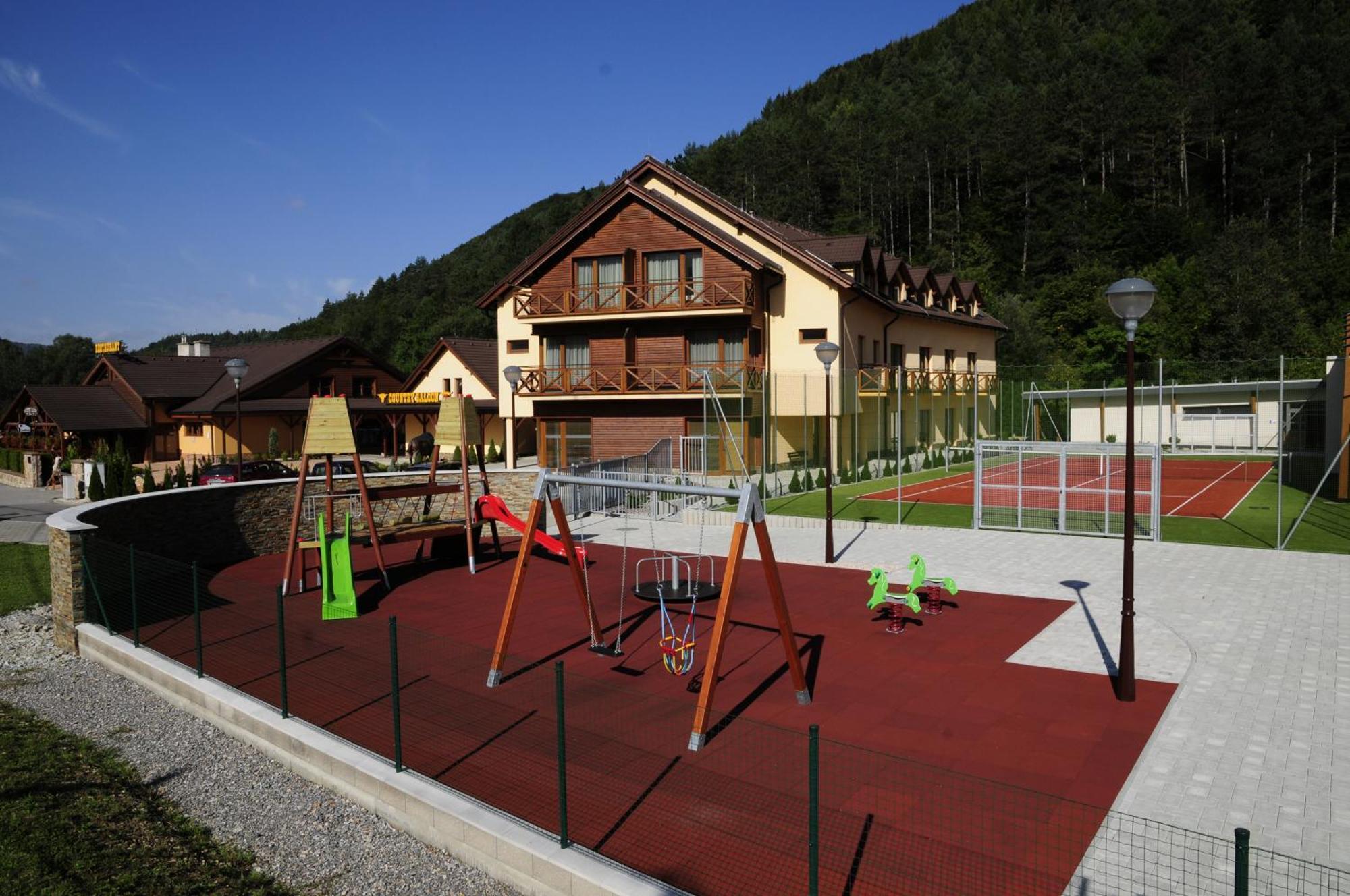 Готель Country Saloon Bela Екстер'єр фото