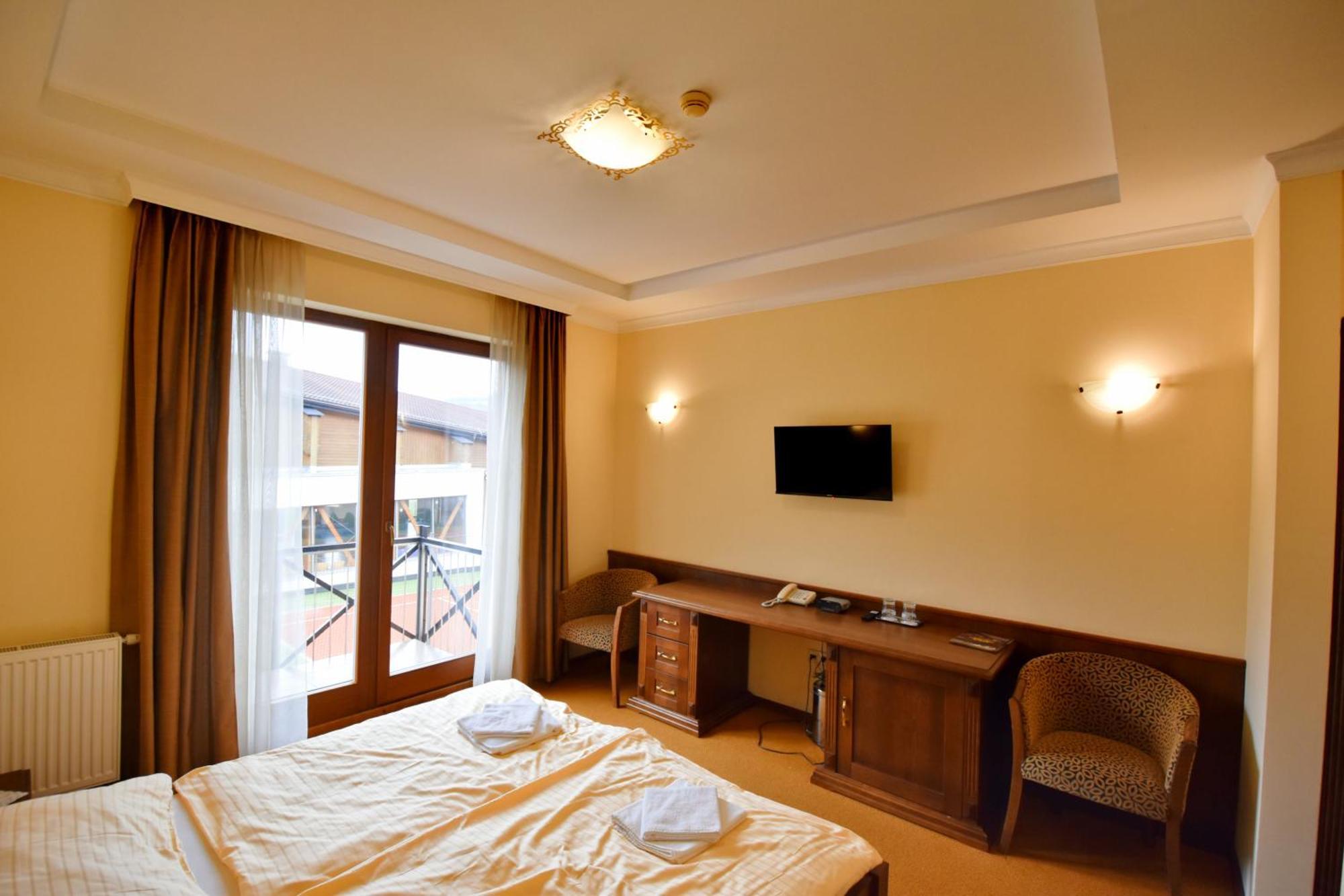 Готель Country Saloon Bela Екстер'єр фото