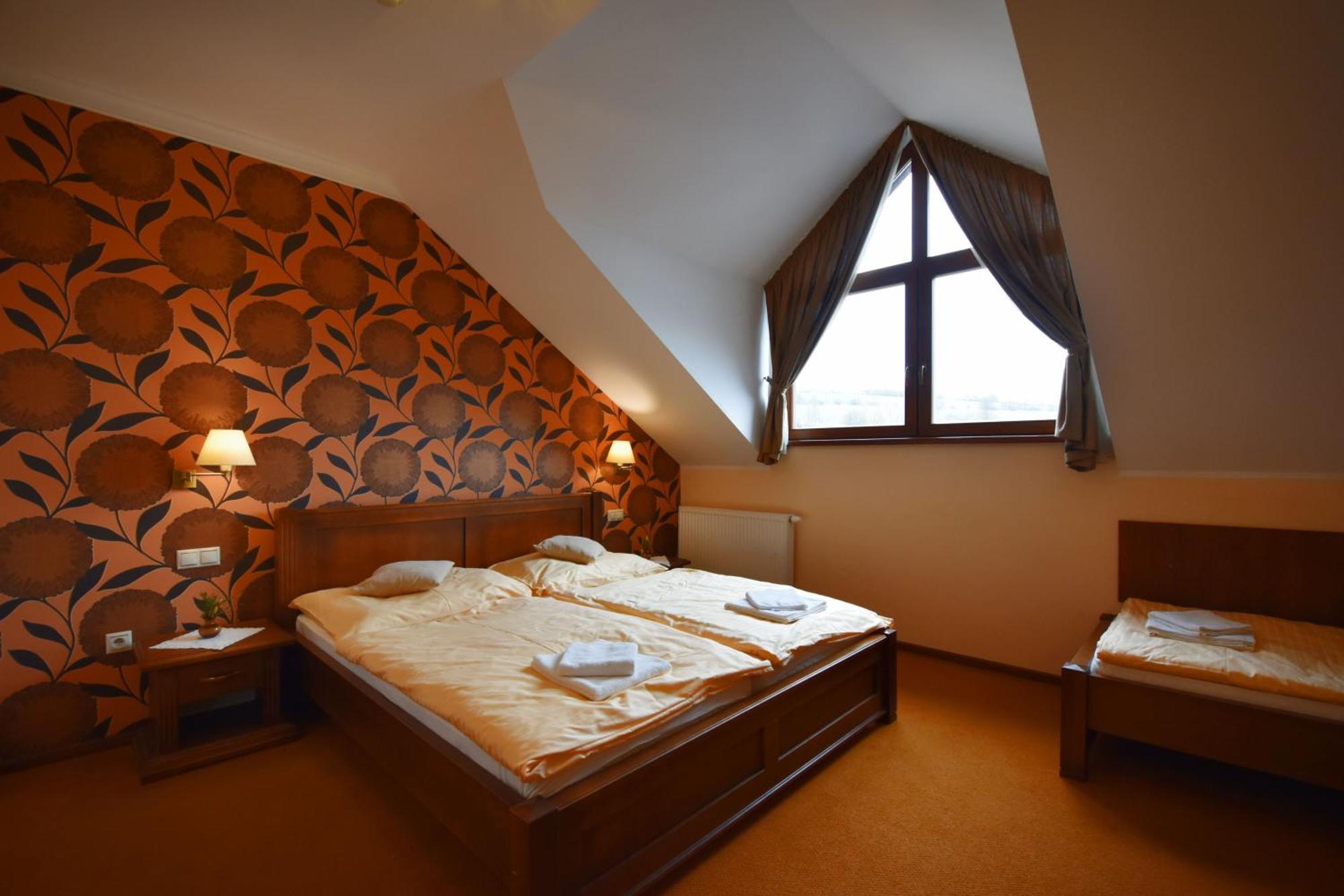Готель Country Saloon Bela Номер фото